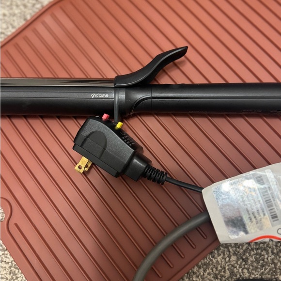 Black GHD Curling Iron curve - Picture 3 of 7